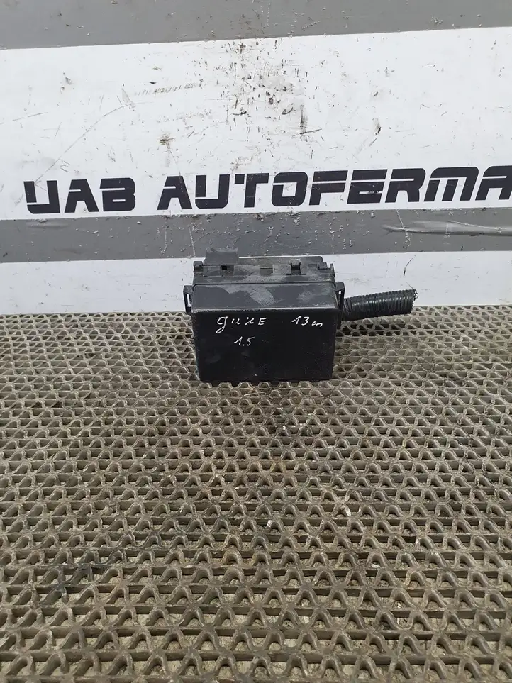 Nissan Juke I F15 (2010 - 2018) 243821KN0A Блок предохранителей — фото 1