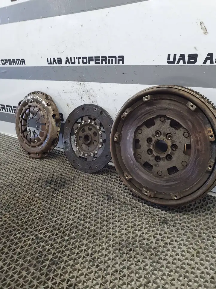 Nissan Juke I F15 (2010 - 2018) 302055779R Комплект сцепления — фото 6