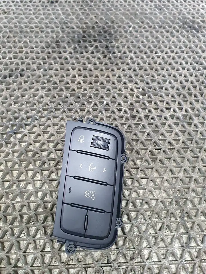 Kia Ceed (2015 - 2018) 93305A2110WK Другие включатели / ручки/ переключатели — фото 4