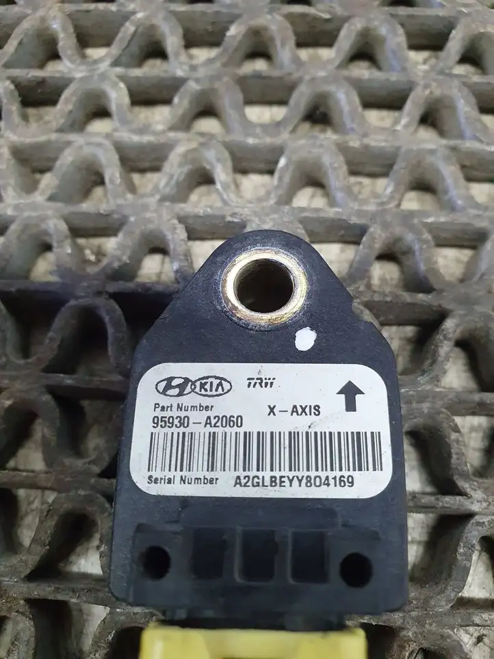 Kia Ceed (2015 - 2018) 95930A2060 Датчик удара SRS — фото 5