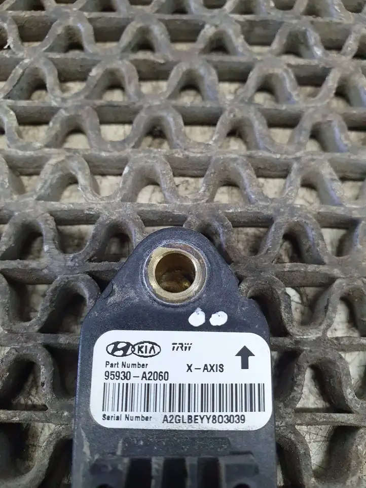 Kia Ceed (2015 - 2018) 95930A2060 Датчик удара SRS — фото 3