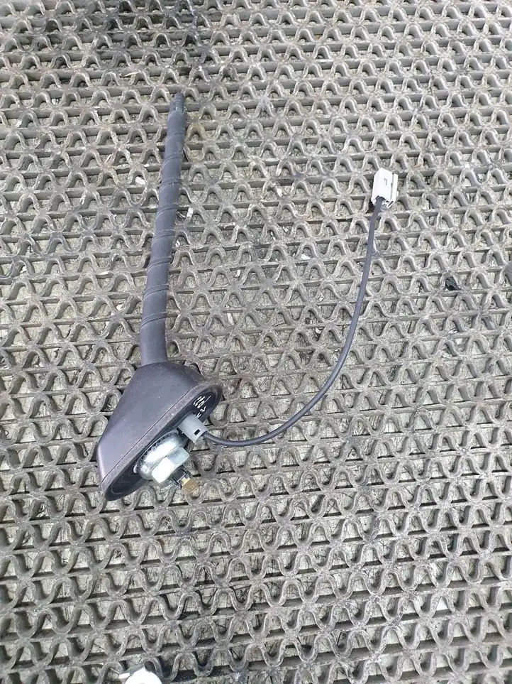 Kia Ceed (2012 - 2015) ABB2011001 GPS антенна — фото 3