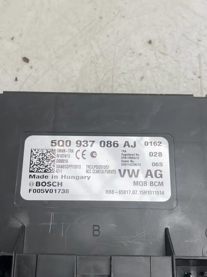 Volkswagen PASSAT B7 (2011 - 2014) 5Q0937086AJ Модуль комфорта — фото 3
