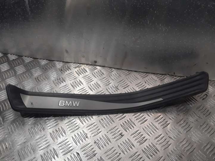 51477034305 BMW 5 E60 E61 Galinio slenksčio apdaila (išorinė)