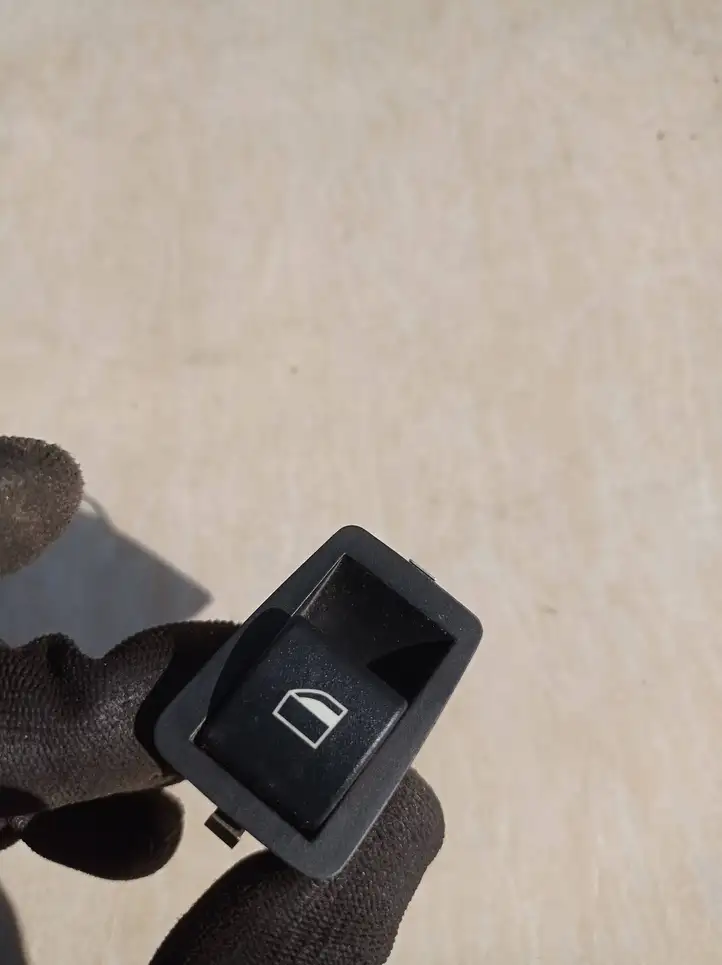 BMW 3 E46 (1998 - 2005) 6902174 Кнопка стеклоподъемников — фото 1