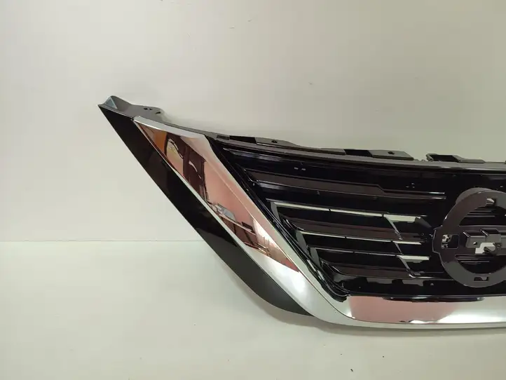 Nissan Altima (2015 - 2019) Верхняя решетка радиатора — фото 6