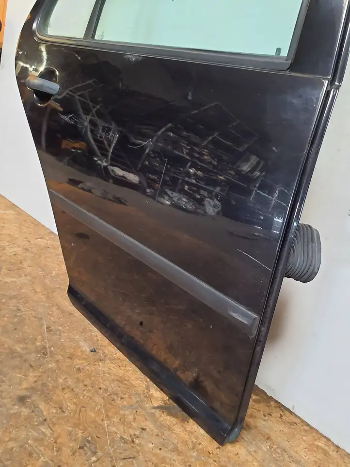 Volkswagen Golf IV (1998 - 2005)   Задняя дверь