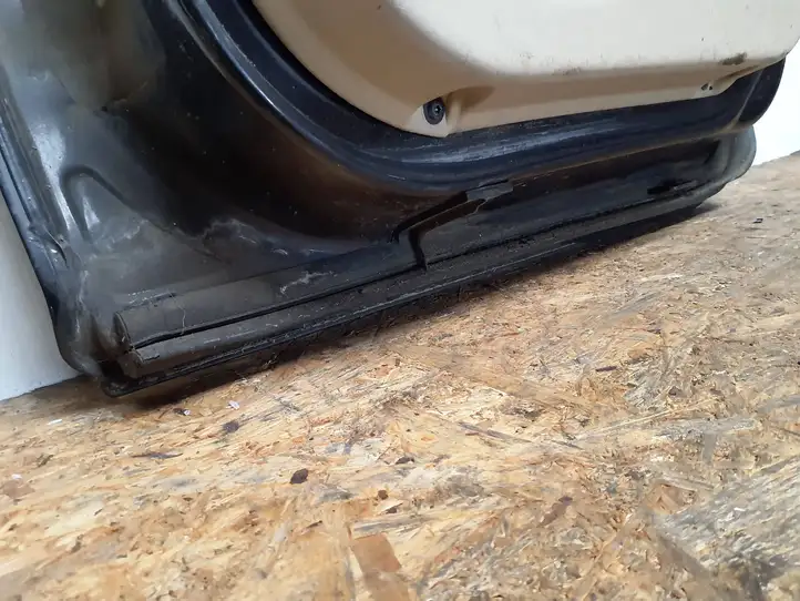 Volkswagen Golf IV (1998 - 2005)   Задняя дверь