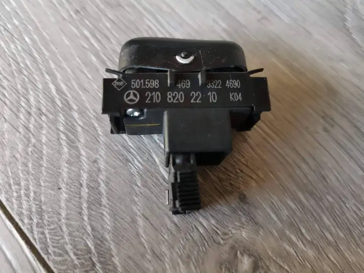 Mercedes-Benz E W210 (1995 - 2002)  2108202210 Переключатель очистки омывателя фар