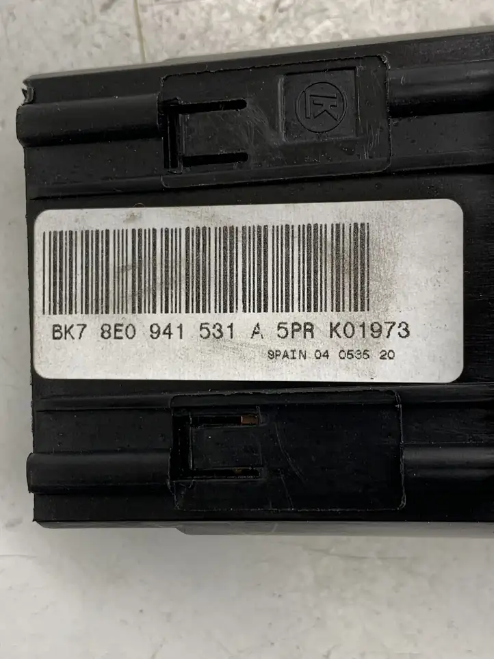 Audi A4 S4 B6 8E 8H (2000 - 2006) 8E0941531A Включатель фонарей — фото 2