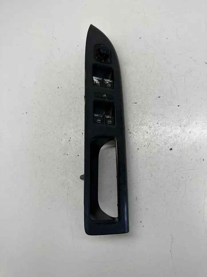 Volkswagen Golf Plus (2004 - 2008) 5M1867371B Кнопка стеклоподъемников — фото 1