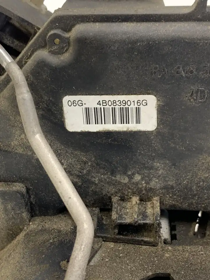 Audi A6 S6 C5 4B (2001 - 2004) 4B0839016G Замок задней двери — фото 2
