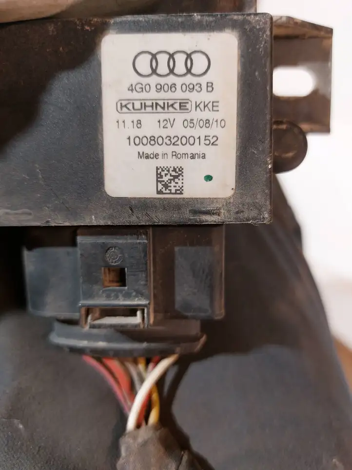 Audi A7 S7 4G (2010 - 2014) 4G0906093B Блок управления топливным насосом — фото 3