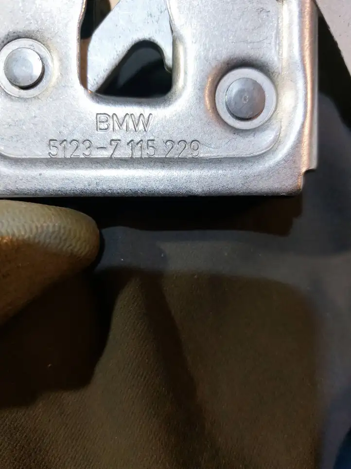 BMW 3 E90 E91 (2005 - 2012) 7115229 Замок капота — фото 3