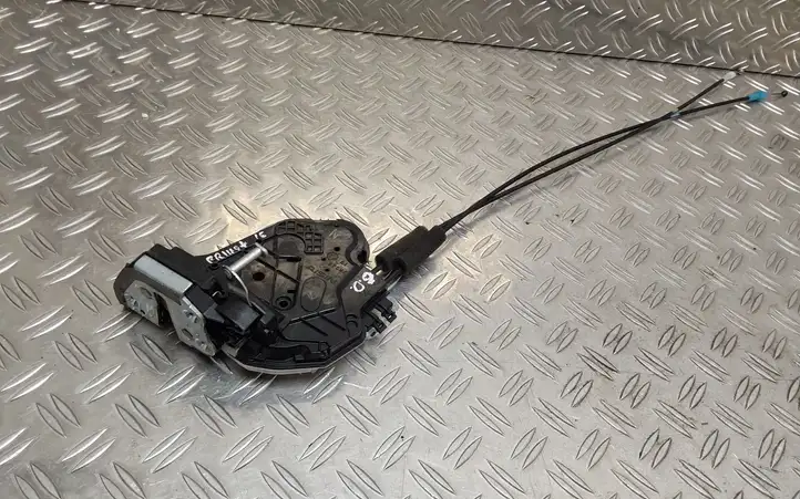 Toyota Prius+ (ZVW40) (2011 - 2018) Замок задней двери — фото 1