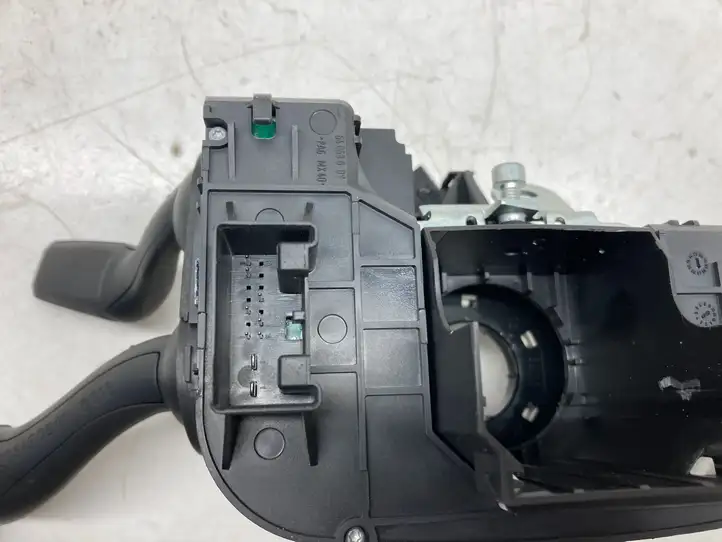 Audi A6 (2008 - 2011)  4F0953549D Ручка поворотов/ фонарей