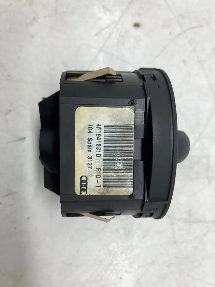 Audi A6 S6 C6 4F (2008 - 2011) 4F1941531D Включатель фонарей — фото 2