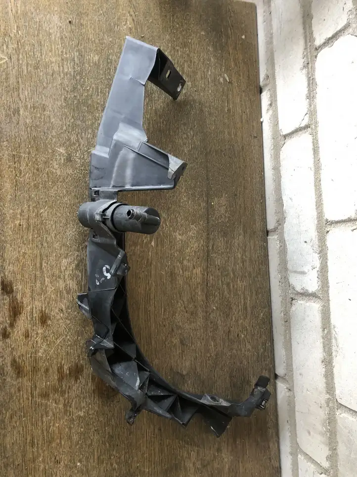 BMW 3 E90 E91 (2005 - 2012) 7116708 Кронштейн передней фары — фото 3