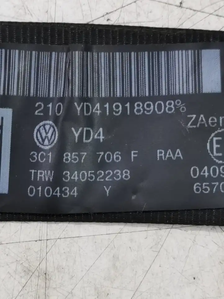 Volkswagen PASSAT B6 (2005 - 2010) 3C1857706F Передний ремень безопасности — фото 3