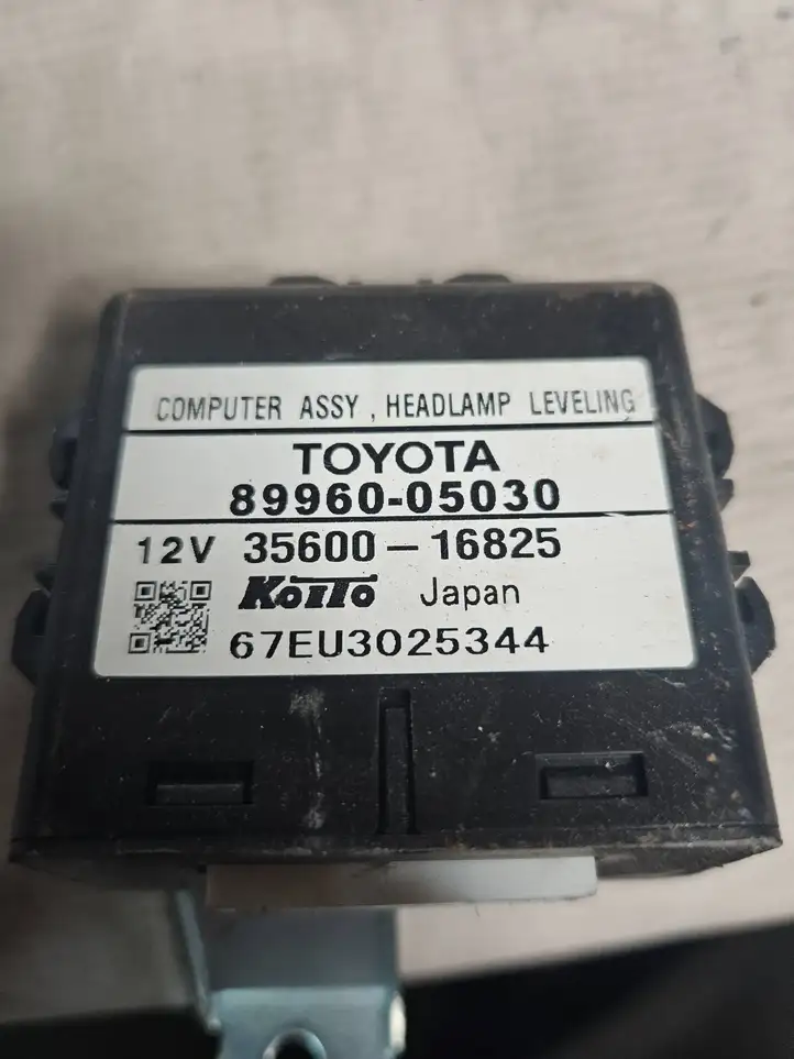Toyota Avensis T250 (2006 - 2009) 8996005030 Блок управления светом — фото 3