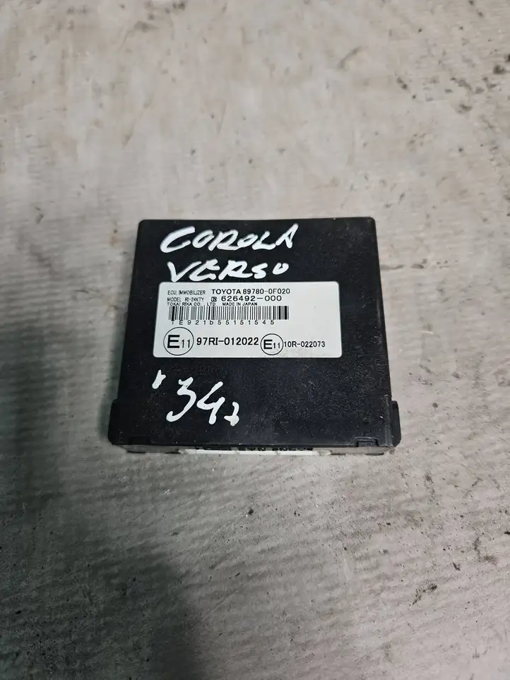 Toyota Corolla E120 E130 (2004 - 2007) 897800F020 Блок иммобилайзера — фото 1