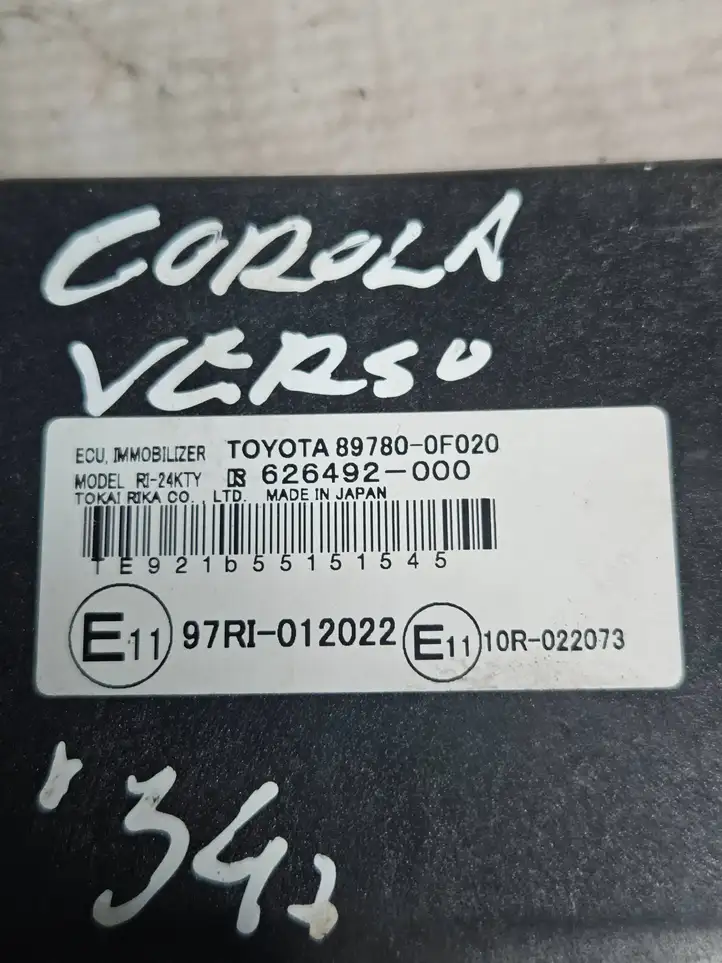 Toyota Corolla E120 E130 (2004 - 2007) 897800F020 Блок иммобилайзера — фото 3