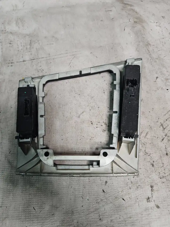 BMW 3 E46 (1998 - 2005) 61318381514 Кнопка стеклоподъемников — фото 2