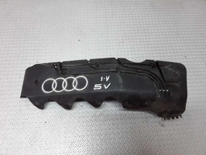 06A103935 Audi A3 S3 8L Variklio dangtis (apdaila)