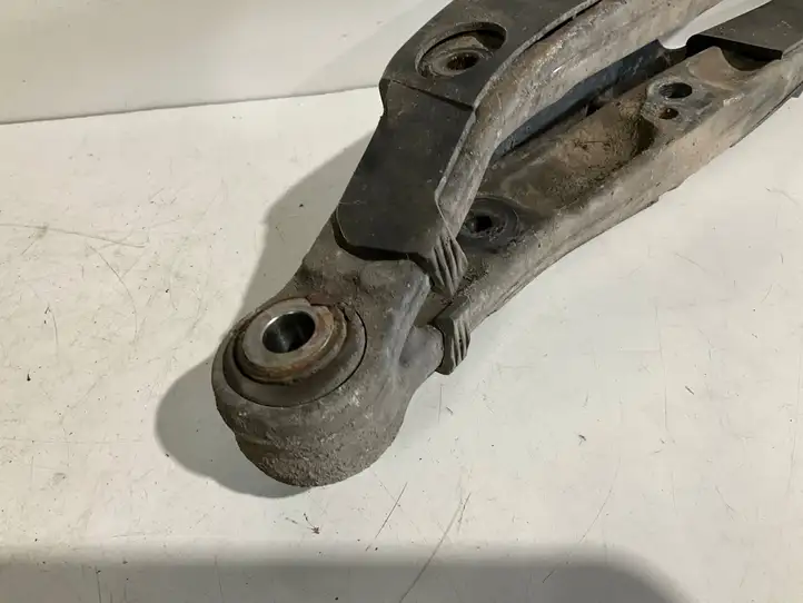 Mercedes-Benz E W211 (2002 - 2009)   Рычаг