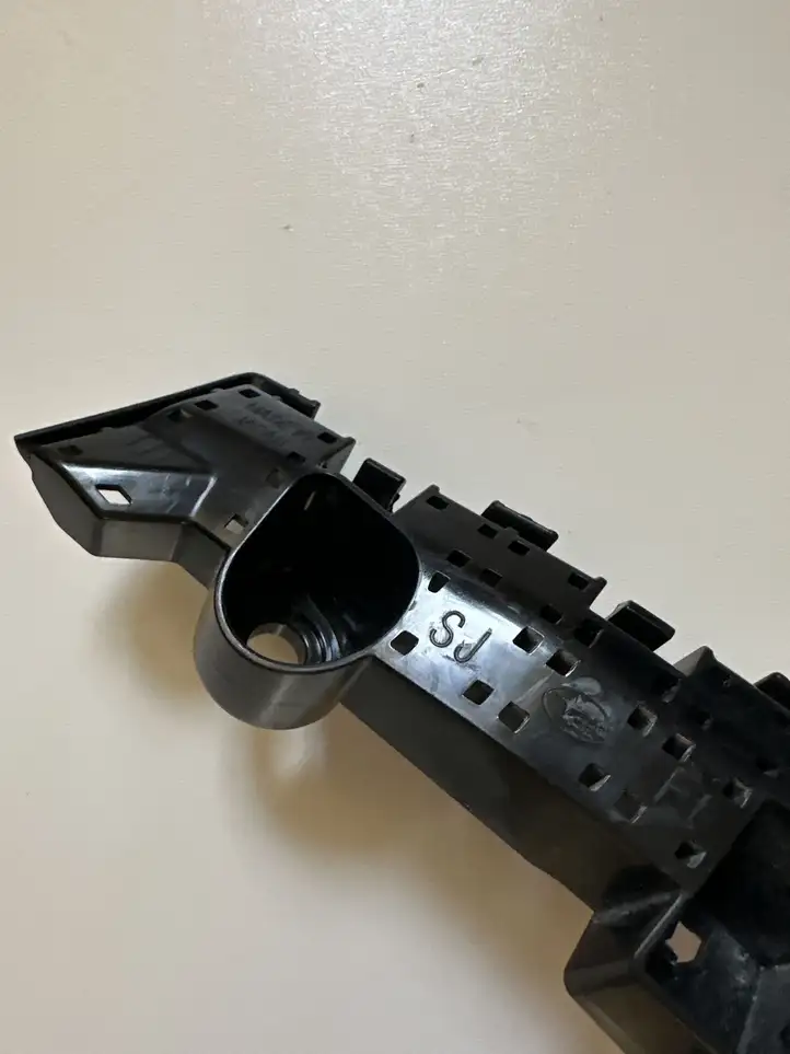 Subaru Forester SK (2018 - )  57701SJ020 Передний держатель бампера