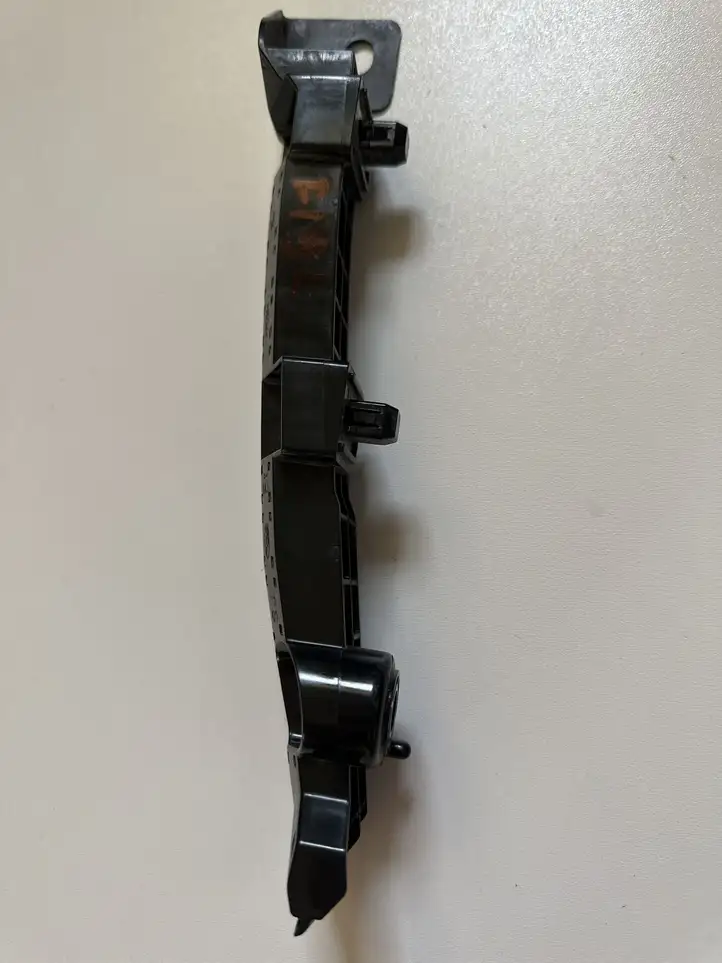 Subaru Forester SK (2018 - )  57701SJ020 Передний держатель бампера