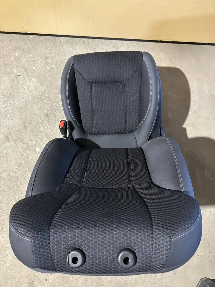 Subaru Forester SK (2018 - 2025) Переднее сиденье пассажира — фото 2