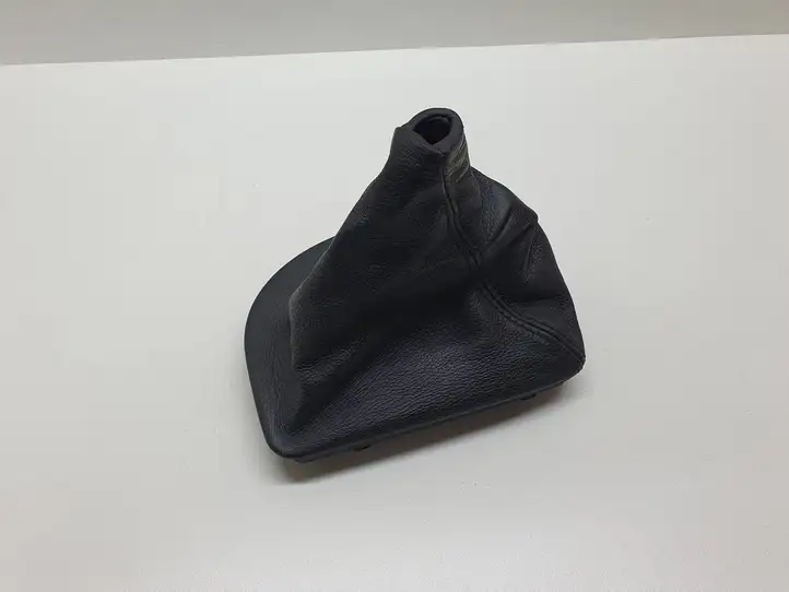 BMW 5 E60 E61 (2004 - 2010)  7521448 Отделка рычага переключения передач (кожа, головка)