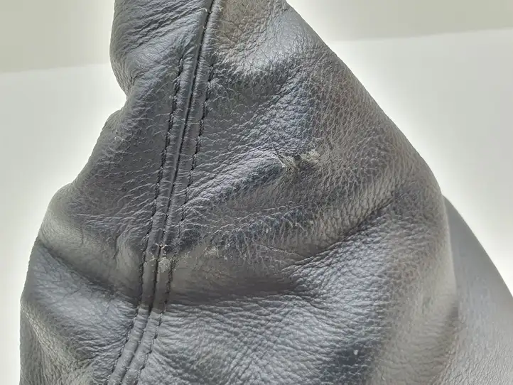 BMW 5 E60 E61 (2004 - 2010)  7521448 Отделка рычага переключения передач (кожа, головка)