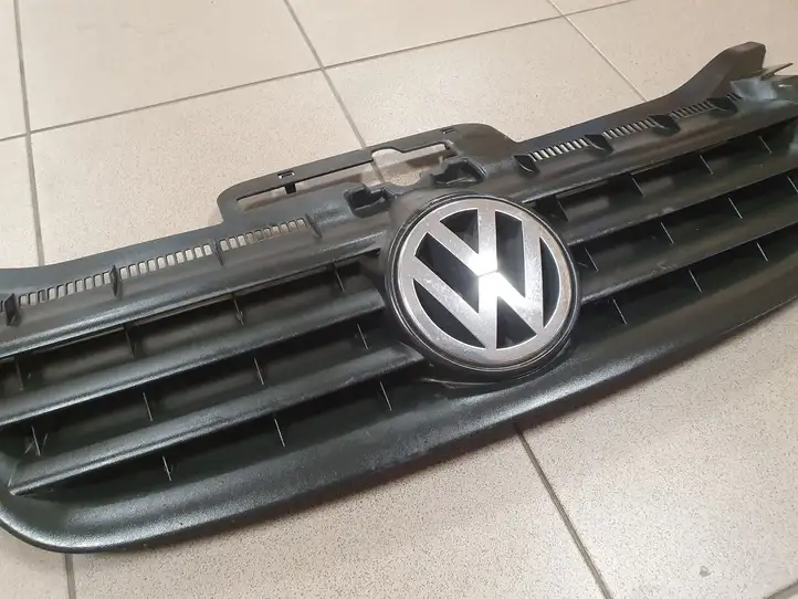 Volkswagen Touran I (2003 - 2010) 1T0853651A Верхняя решетка радиатора — фото 3