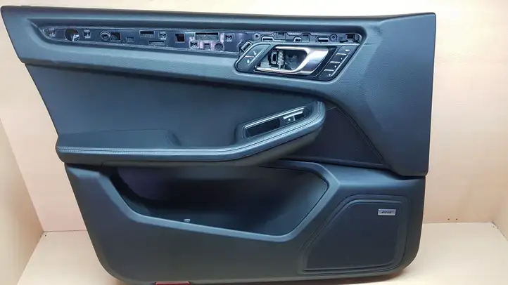 Porsche Macan (95B) (2014 - 2018) 95B867011 Обшивка передней двери — фото 1