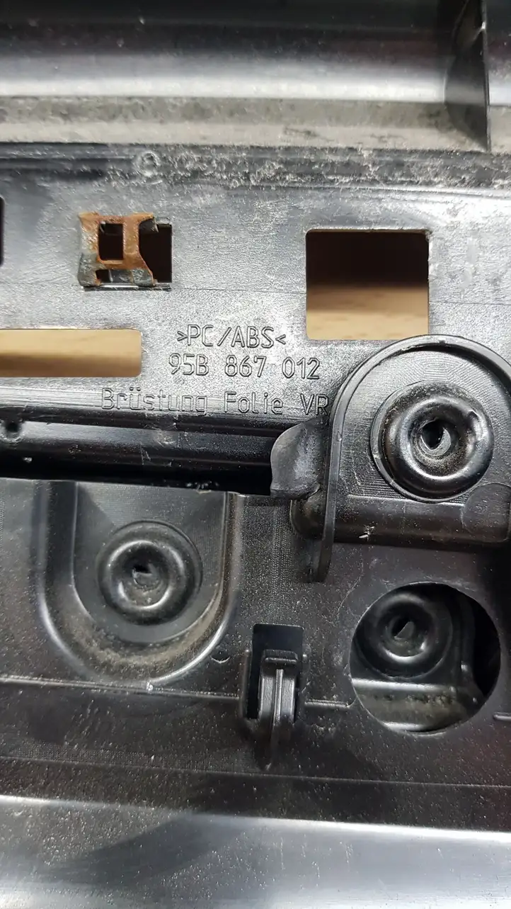 Porsche Macan (2014 - 2018)  95B867012 Обшивка передней двери