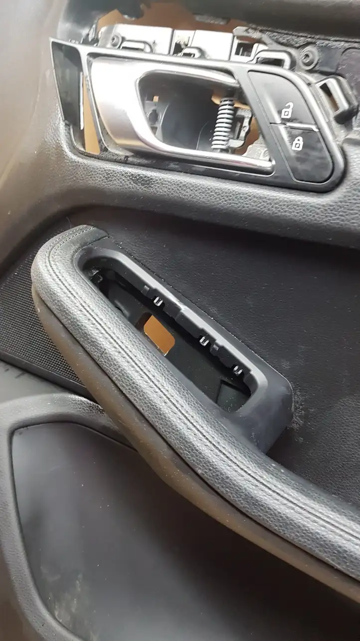 Porsche Macan (2014 - 2018)  95B867012 Обшивка передней двери