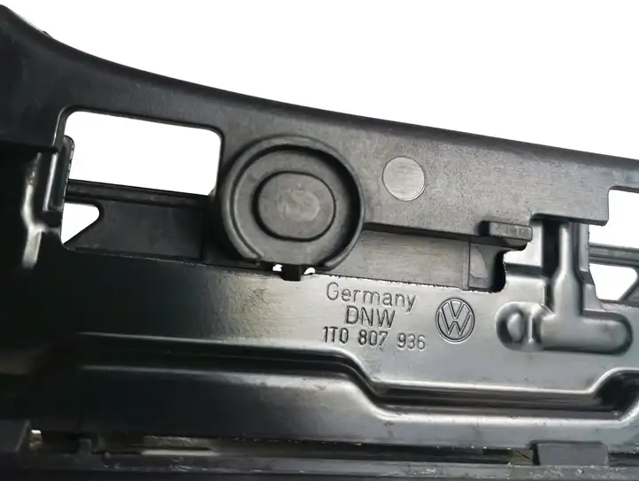 Volkswagen Touran I (2003 - 2010) 1t0807936 Кронштейн переднего бампера — фото 5