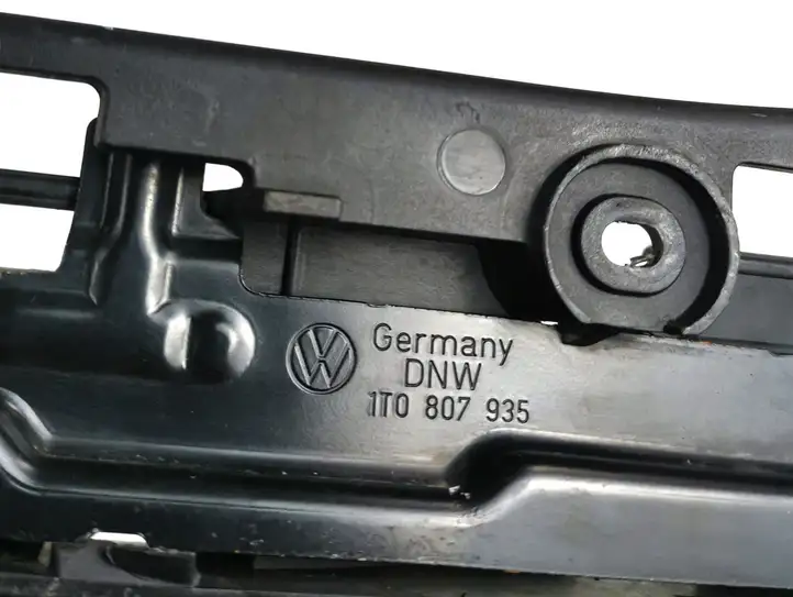 Volkswagen Caddy (2004 - 2010) 1t0807049 Кронштейн переднего бампера — фото 5