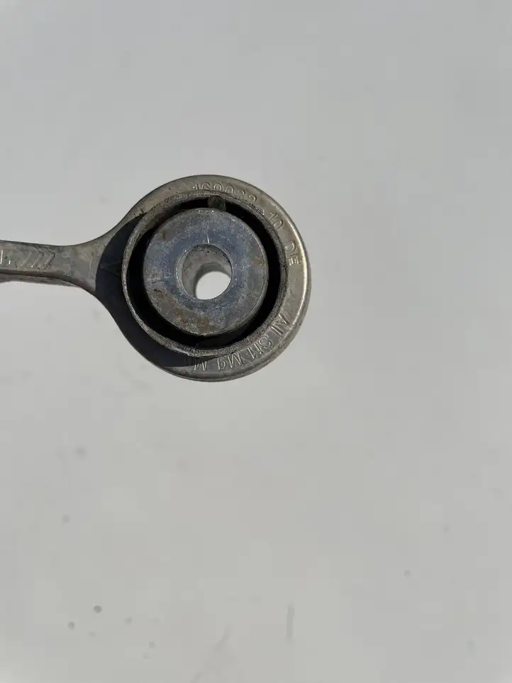 BMW 6 F12 F13 (2010 - 2018)  2284130 Задняя тяга стабилизатора