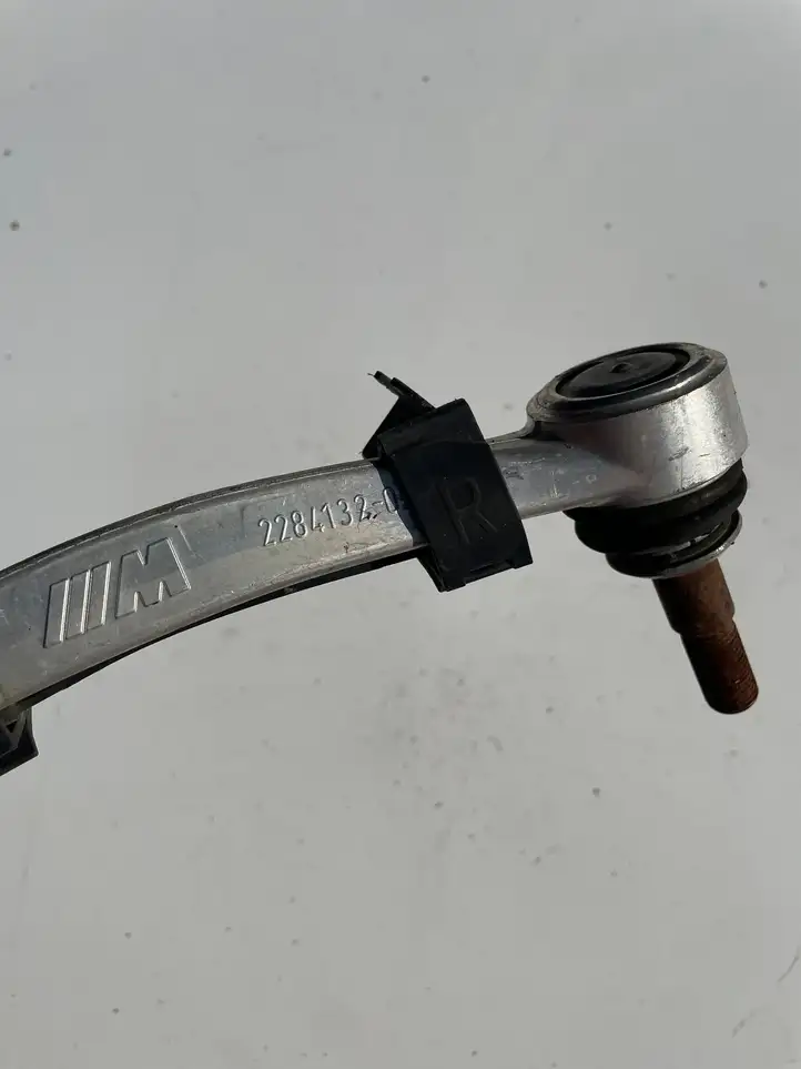 BMW 6 F12 F13 (2010 - 2018)  2284132 Рычаг