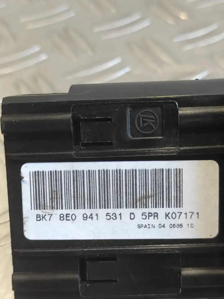 Audi A4 S4 B7 8E 8H (2004 - 2009) 8E0941531D Включатель фонарей — фото 4