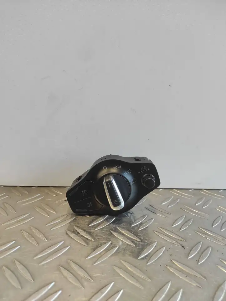 Audi A4 S4 B8 8K (2007 - 2011) 8K0941531G Включатель фонарей — фото 1