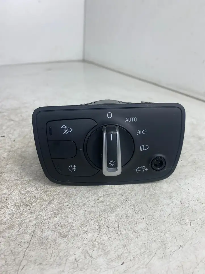 Audi A6 C7 (2011 - 2014) 4G0941531E Включатель фонарей — фото 1
