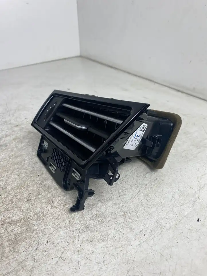 Volkswagen PASSAT B8 (2015 - ) 3G1819701 Боковой воздушный дефлектор — фото 3