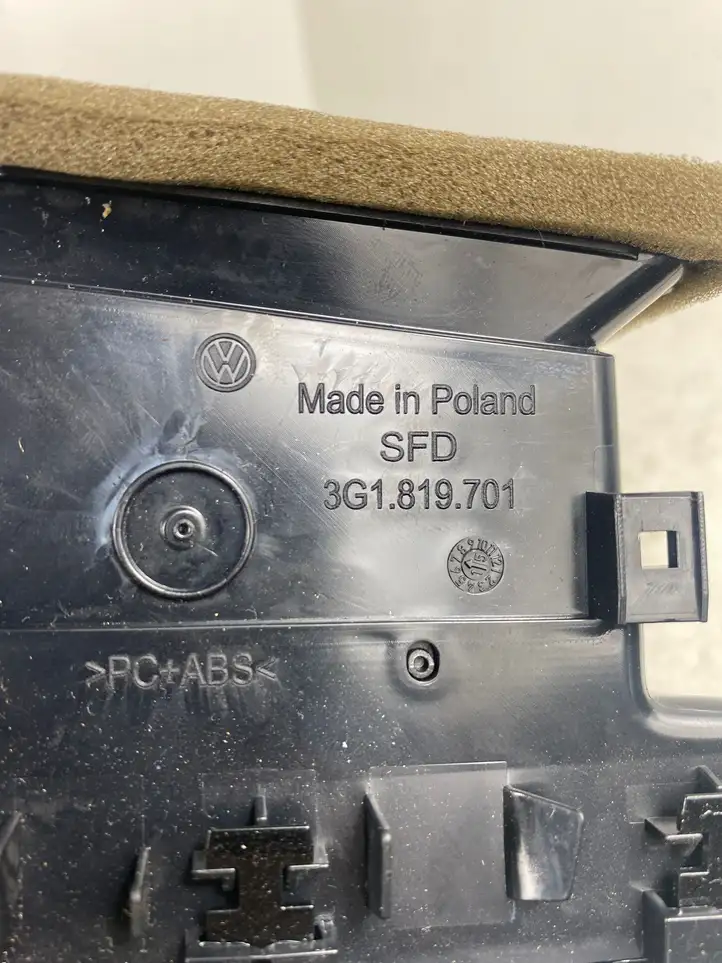 Volkswagen PASSAT B8 (2015 - ) 3G1819701 Боковой воздушный дефлектор — фото 6