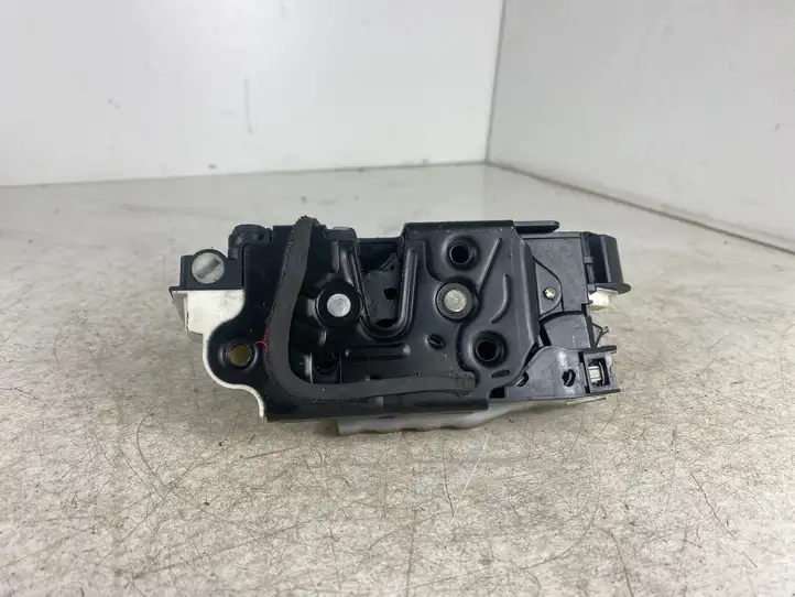 Volkswagen Tiguan (2011 - 2016) 5N0839015G Замок задней двери — фото 4