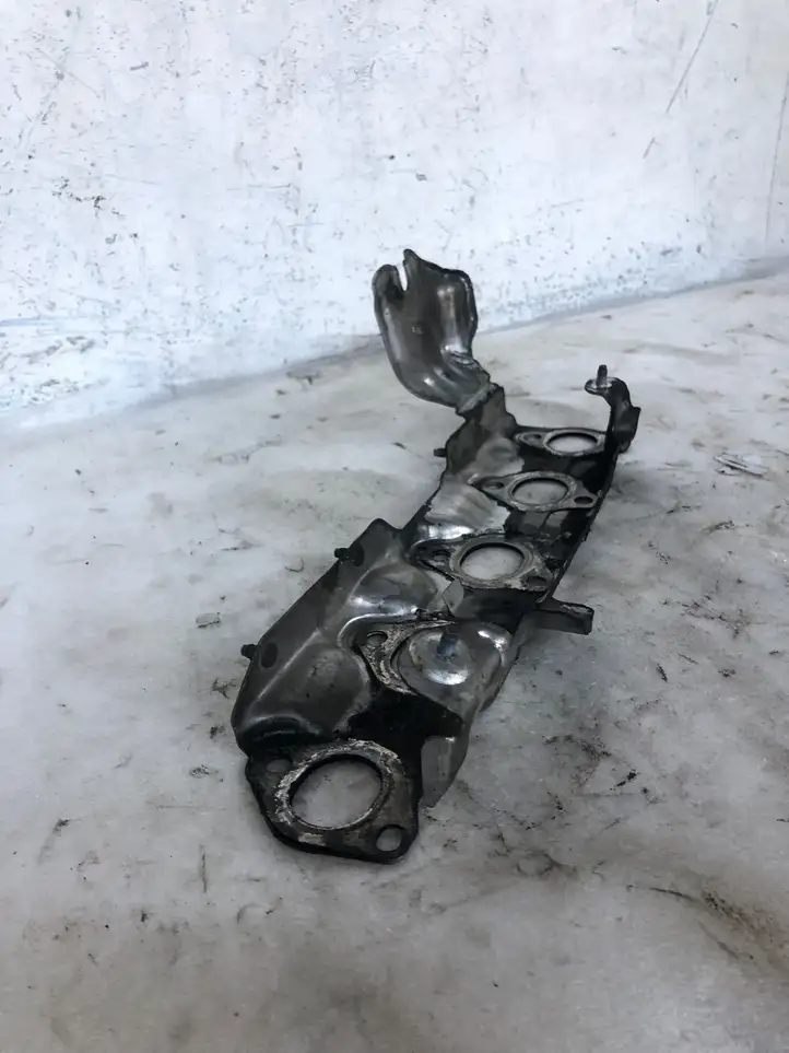 Opel Grandland X (2017 - ) 9816267280 Другая деталь (детали) коллектора выброса — фото 2