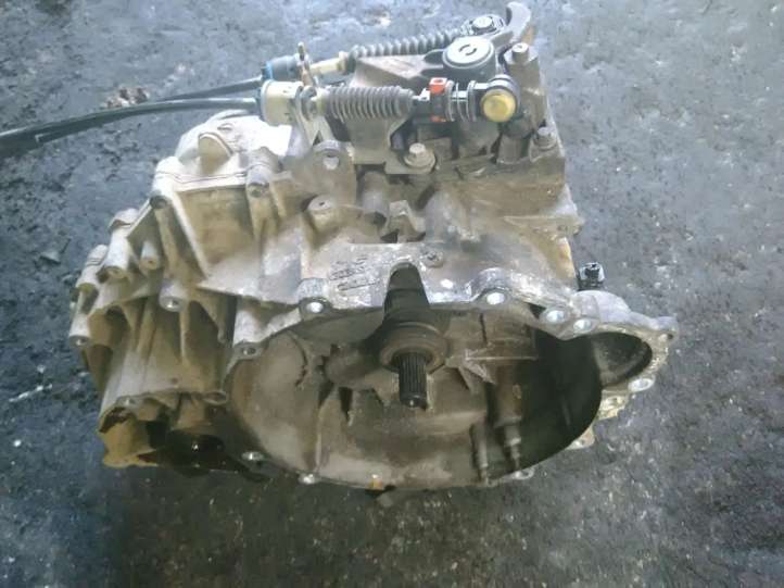 30751041 Volvo V70 Mechaninė 6 pavarų dėžė